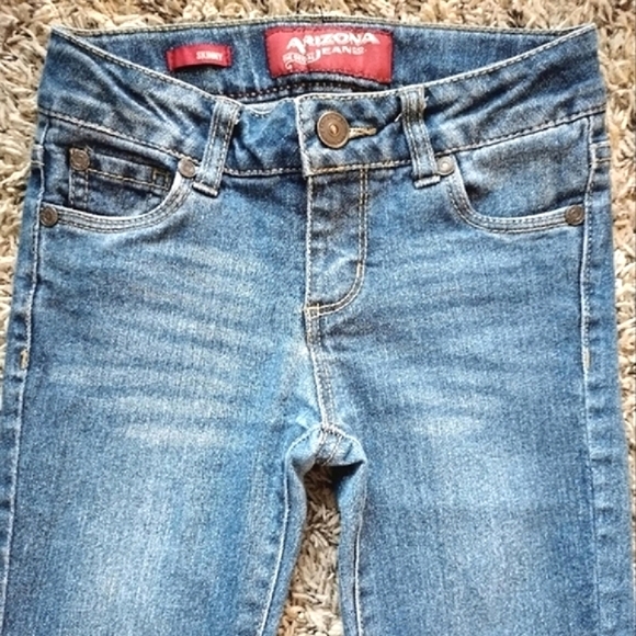 Arizona Jean Co Girls Classic Slim Skinny Light Wash Blue Denim Jeans Size 8 - Picture 5 of 8